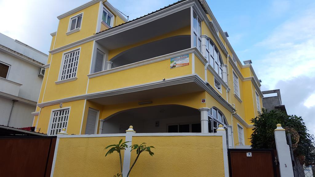 Chez Johnny - Blue Bay Hotel Exterior photo