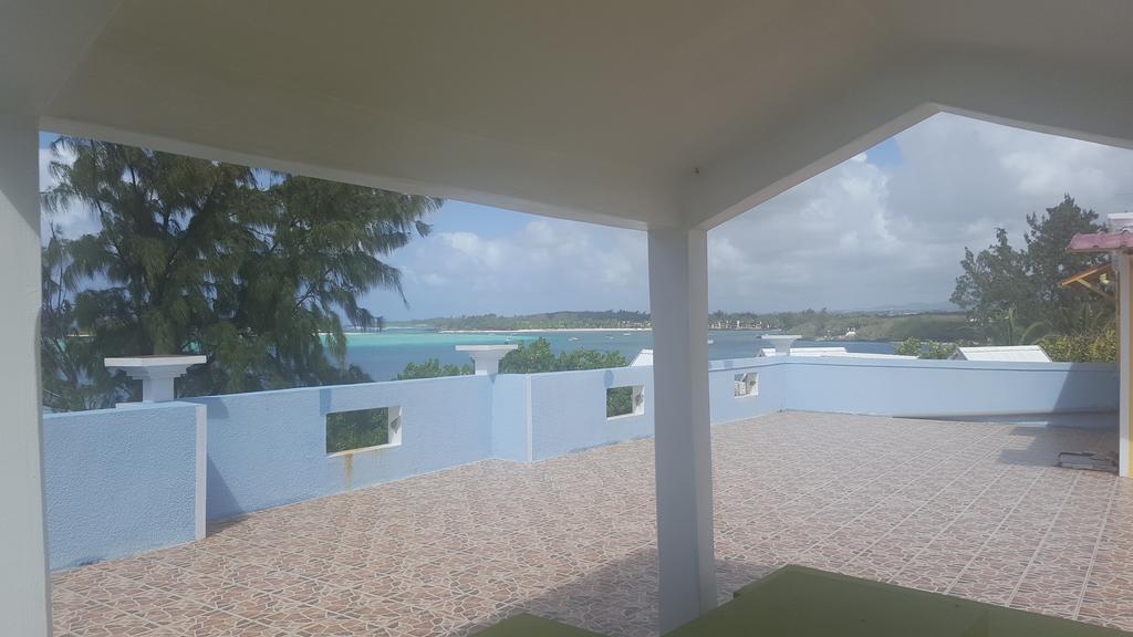 Chez Johnny - Blue Bay Hotel Exterior photo