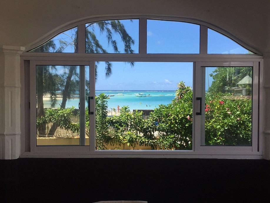 Chez Johnny - Blue Bay Hotel Exterior photo